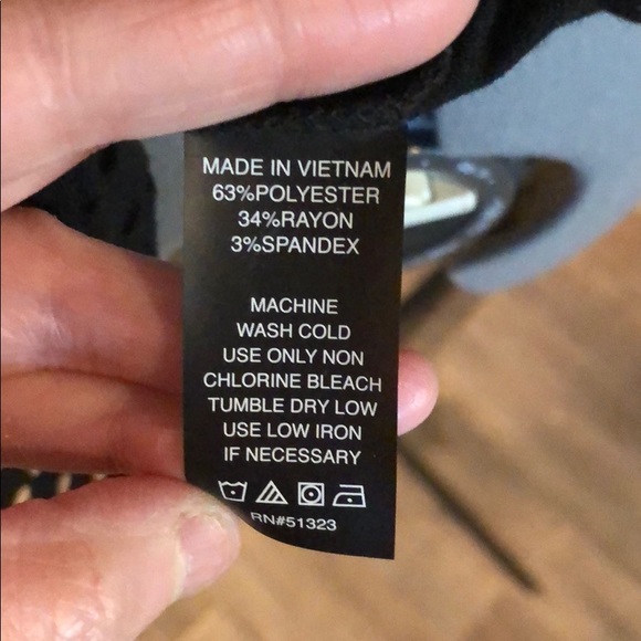 Vince Camuto Black Top Medium - Picture 6 of 6